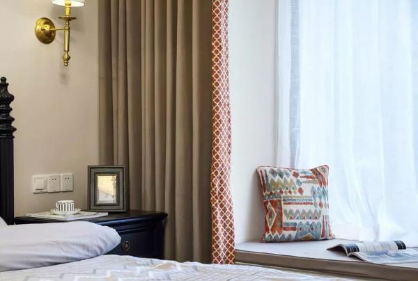 飘窗窗帘做里面还是外面好看？